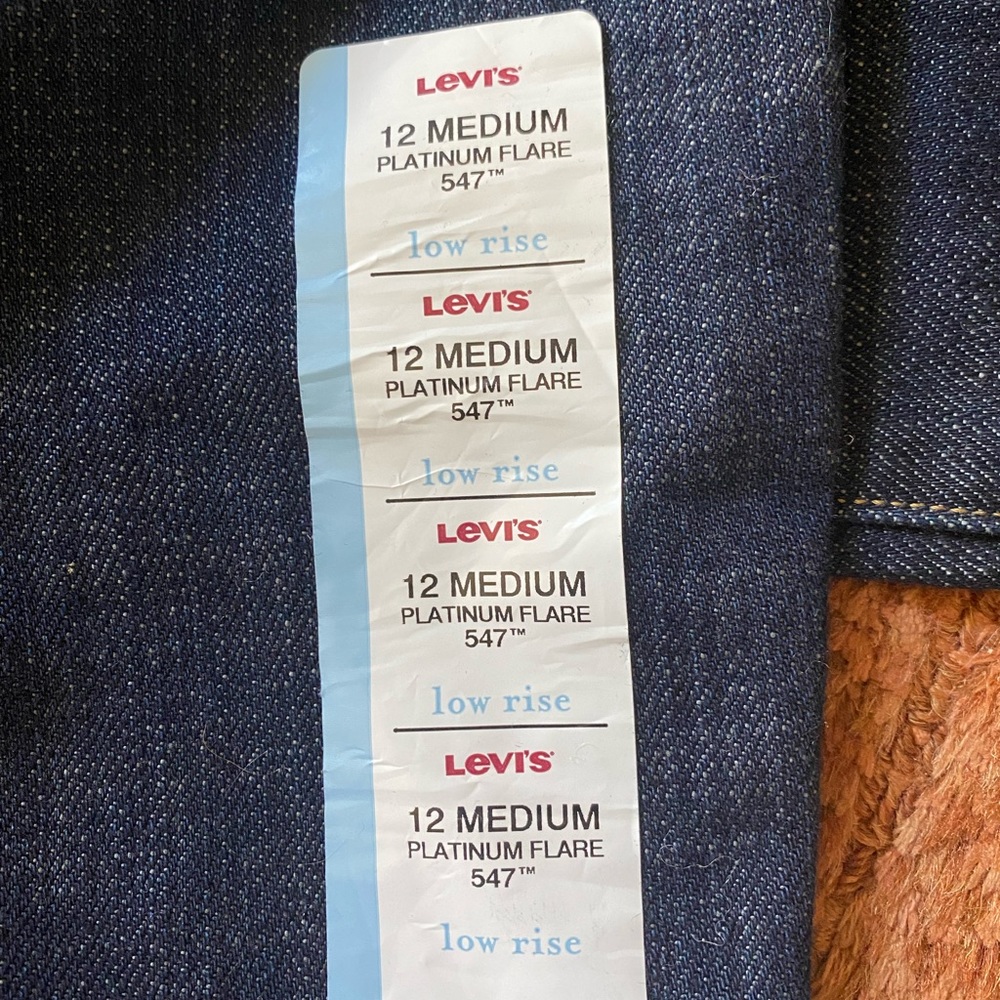 Ladies Levi’s Size 12 Platinum Flare Jeans - Picture 6 of 8